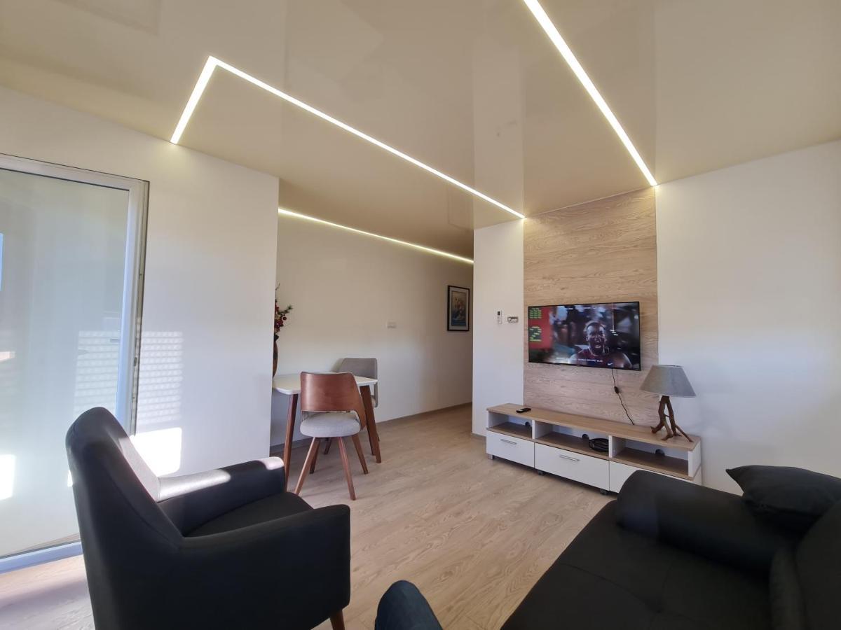 Airport Molko Apartments Surčin Dış mekan fotoğraf