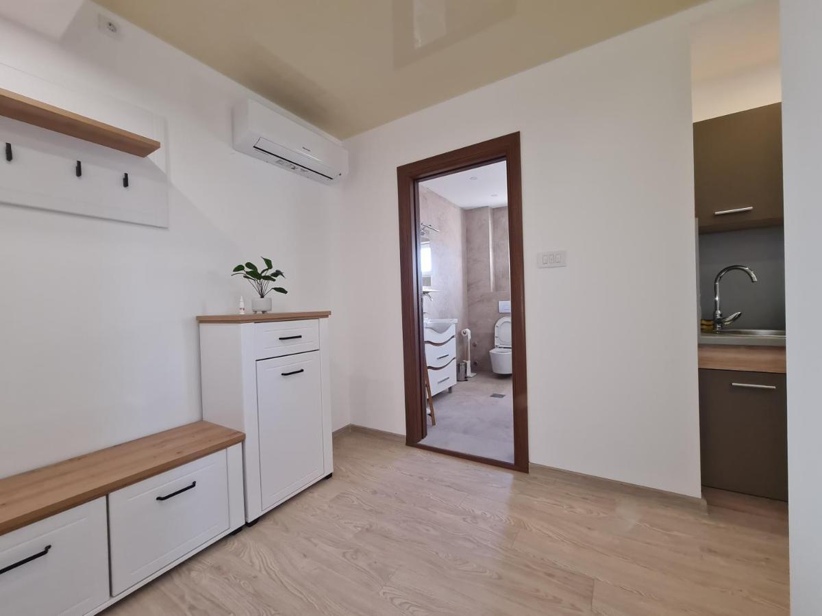 Airport Molko Apartments Surčin Dış mekan fotoğraf