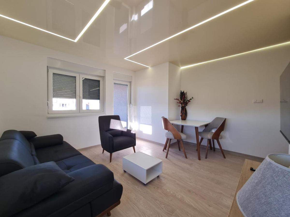 Airport Molko Apartments Surčin Dış mekan fotoğraf